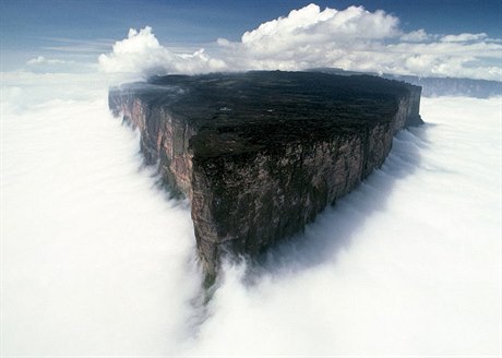 Hora Roraima v Jiní Americe (Venezuela) je jednou z nejstarích hor na svt.