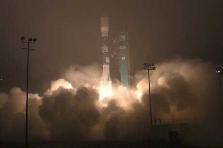 Druice OCO-2  (Orbiting Carbon Observatory-2 mission, OCO-2) startuje z...