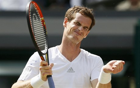 Zase patn. Andy Murray po jedné z výmn.