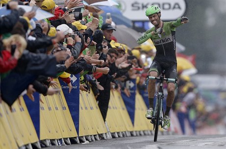 Nizozemský cyklista Lars Boom slaví vítzství v páté etap Tour de France.