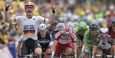 Nmecký cyklista Andre Greipel slaví vítzství v etap slavného závodu Tour de...