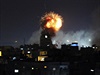 Výbuch po izraelském úderu na msto Rafáh v jiním cípu Pásma Gazy.