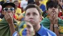 Brazilští fanoušci při sledování semifinálového zápasu proti Německu, který 8.... Brazilští fanoušci při sledování semifinálového zápasu proti Německu, který 8....