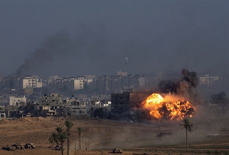 Konec pímí. Izrael po raketových útocích obnovil vojenské operace.