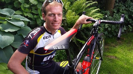 Holandský cyklista Marten de Jonge.