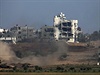 Izraelsk tanky v psmu Gazy.
