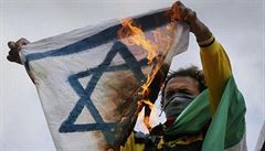 K nárstu projev antisemitismu do velké míry pisply reakce na konflikt mezi...