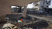 Palestinská vlajka v troskách domu v Gaze. | na serveru Lidovky.cz | aktuální zprávy