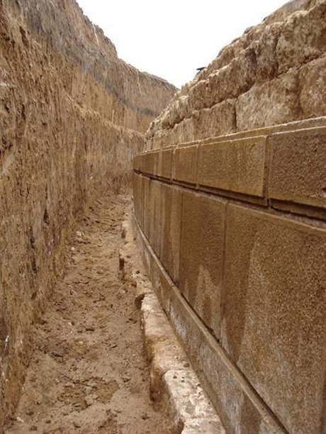 Vdci odkryli vchod do hrobky z dob Alexandra Makedonského
