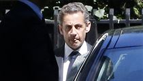 Nicolas Sarkozy opouští 2. července pařížský dům. Nicolas Sarkozy opouští 2. července pařížský dům.