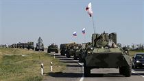 Ruské obrněné transportéry v Rostovské oblasti poblíž ukrajinských hranic. Ruské obrněné transportéry v Rostovské oblasti poblíž ukrajinských hranic.