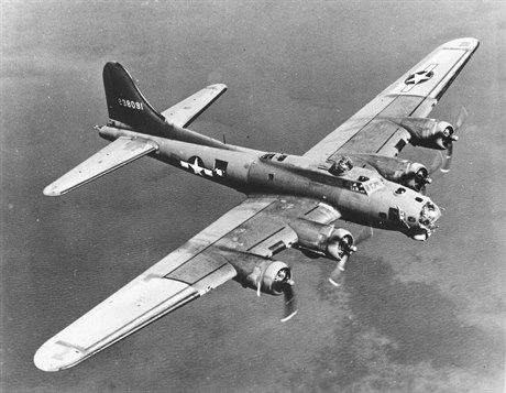 Americký bombardér B-17 "Létající pevnost, který ameriané vyuívali v prbhu...