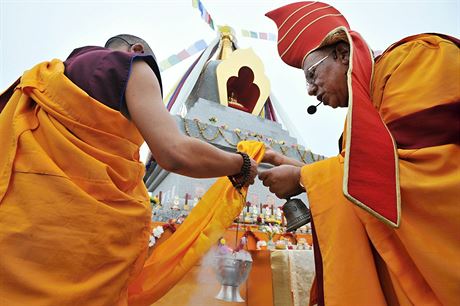 Buddhistick lama pi oistnm ritulu