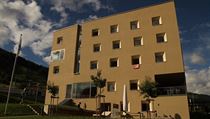 Hotel Scuol může z venku vypadat poněkud stroze | na serveru Lidovky.cz | aktuální zprávy