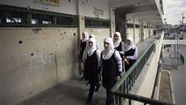 Cílem izraelských odposlechů se mohou stát i nevinné palestinské studentky. Cílem izraelských odposlechů se mohou stát i nevinné palestinské studentky.