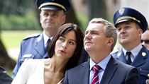 Dnešní vernisáže se zúčastnil i kancléř Vratislav Mynář se svou přítelkyni... | na serveru Lidovky.cz | aktuální zprávy