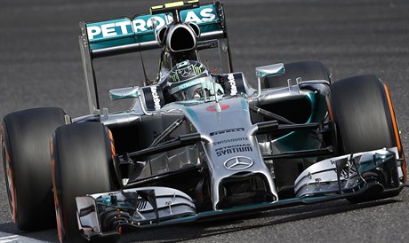 Nico Rosberg bhem kvalifikace na okruhu v Suzuce.