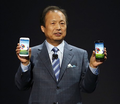Spolenost Samsung pedstavila modely telefon Galaxy  S4.