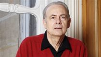 Patrick Modiano z Francie byl vyhlášen vítězem Nobelovy ceny za literaturu za... Patrick Modiano z Francie byl vyhlášen vítězem Nobelovy ceny za literaturu za...