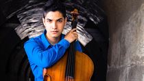 Venezuelská hvězda. Viloncellista Daniel Arias prošel projektem El Sistema ve... Venezuelská hvězda. Viloncellista Daniel Arias prošel projektem El Sistema ve...