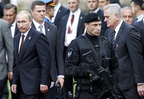 Ruský prezident Vladimir Putin a jeho srbský protjek Tomislav Nikoli...