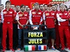 Stj Ferrari vyjdila v Soi podporu pilotovi formule 1 Julesi Bianchovi.