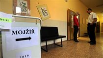 Okrsková volební komise v ústecké čtvrti Mojžíř zaznamenala 10. října pokus o... | na serveru Lidovky.cz | aktuální zprávy