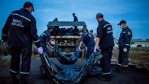 Petr Shelmovskiy, volný fotograf: Záchranáři na místě havárie v obci Grabovo... | na serveru Lidovky.cz | aktuální zprávy