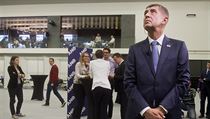 Předseda hnutí ANO a ministr financí Andrej Babiš sleduje 11. října průběžné... | na serveru Lidovky.cz | aktuální zprávy