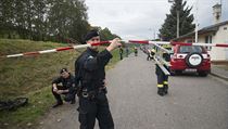 Pyrotechnici při prozkoumávání areálu zjistili, že je nezbytně nutné, aby...