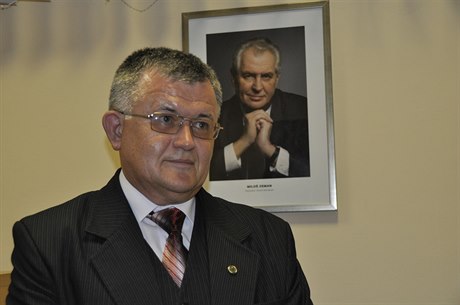 Ministr zahranií Lubomír Zaorálek otevel 29. íjna honorární konzulát v...