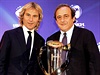 Pavel Nedvd (vlevo) a Michel Platini.