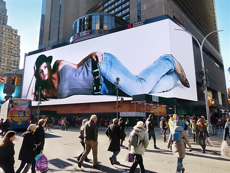 Na Times Square se rozsvítila nejvtí reklamní panel na svt