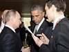 Neformln rozhovor Vladimira Putina (vlevo) a Baracka Obamy (uprosted) na...