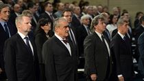 Zleva předseda ODS Petr Fiala, předseda TOP 09 Karel Schwarzenberg, poslanec za... | na serveru Lidovky.cz | aktuální zprávy