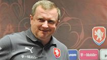 Hlavní trenér české reprezentace Pavel Vrba na tiskové konferenci. | na serveru Lidovky.cz | aktuální zprávy