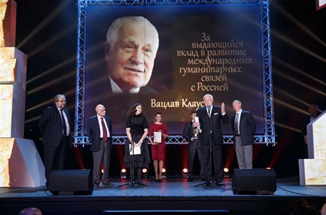 Exprezident Václav Klaus pevzal 19. listopadu v Moskv Gajdarovu cenu