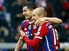 Fotbalist Bayernu Mnichov Robert Lewandowski a Arjen Robben.