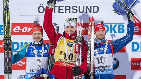 Stupn vítz. Zleva: Sergej Semjonov, Emil Hegle Svendsen, Michal lesingr.