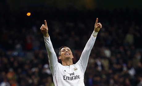 Hvzda Realu Madrid Cristiano Ronaldo slaví dalí gól.