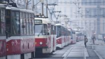 Kalamita způsobila kolaps v dopravě. V metropoli ráno vůbec nevyjely tramvaje.... | na serveru Lidovky.cz | aktuální zprávy