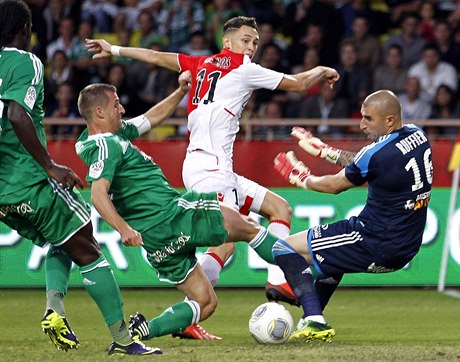 Fotbalisté St. Etienne (v zeleném) pi utkání Evropské Ligy. (ilustraní foto)