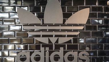 Znaka Adidas.