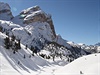 Údolí Fanestal s íkou na dn. Modrá obloha je nad Italskými Alpami typická.