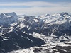 Výhled na Sella Rondu a Alta Badii z místa kus pod vrcholem Lavarelly. V údolí...