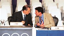 Sebastian Coe (vpravo) zabodoval mezi delegáty MOV během londýnské prezentace... | na serveru Lidovky.cz | aktuální zprávy