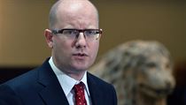 Premiér Bohuslav Sobotka na tiskové konferenci 10. prosince v Poslanecké... | na serveru Lidovky.cz | aktuální zprávy