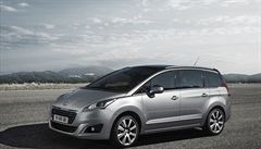 Objevte eleganci nového Peugeotu 5008 umocnnou novými stylovými prvky na pídi...