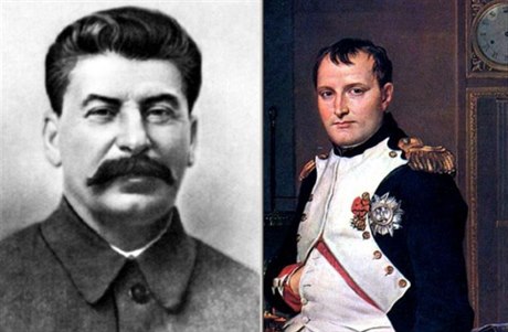 Josif Vissarionovi Stalin (vlevo) a Napoleon Bonaparte mají na dnení...
