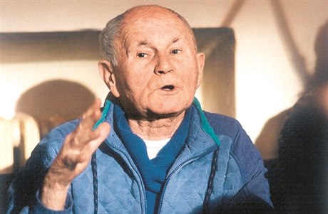 Bohumil Hrabal v únoru roku 1994.